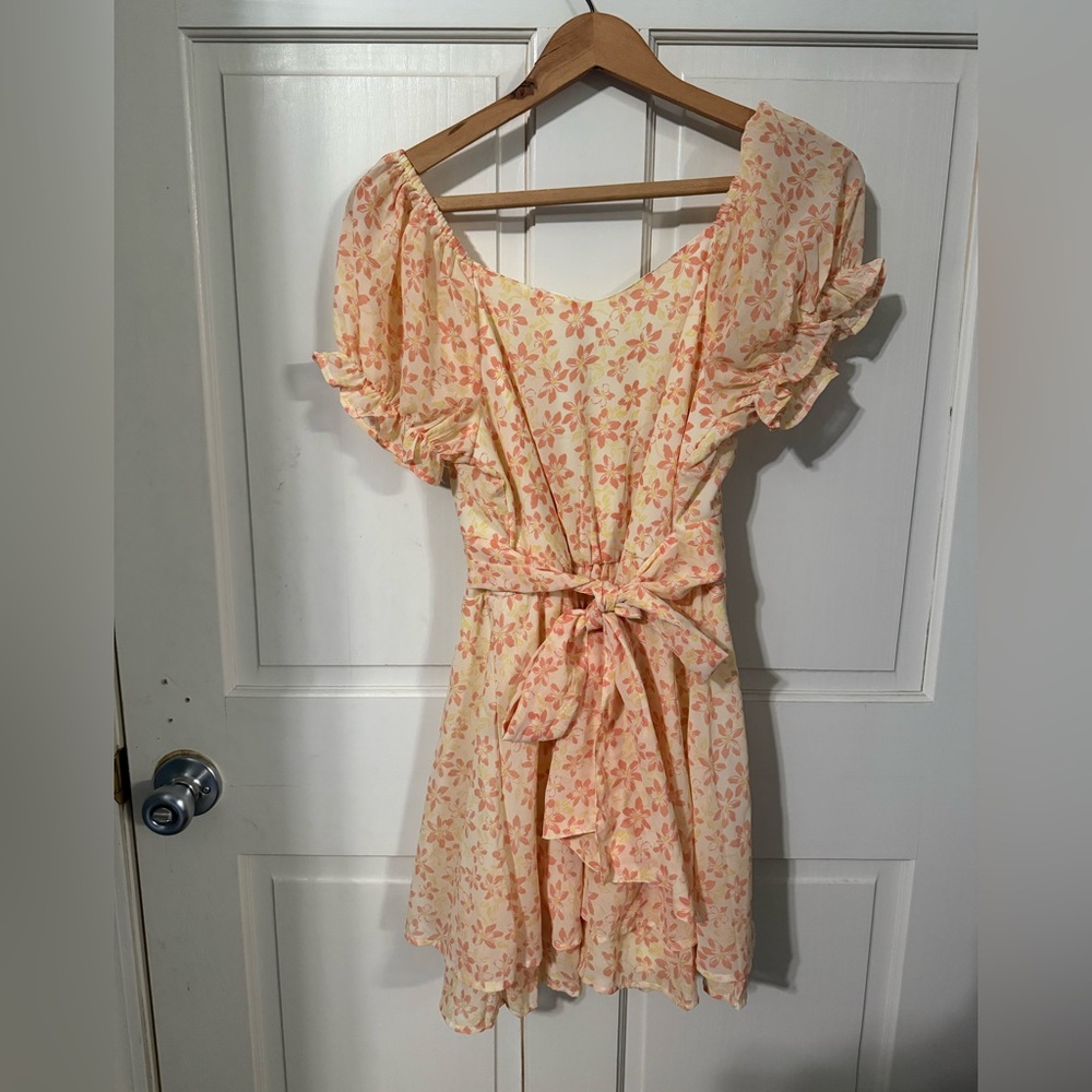 Jessica Simpson size medium peach colored summer mini dress